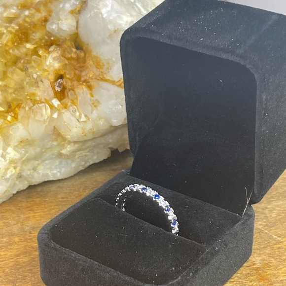 1 CARAT SAPPHIRE Eternity ring ! Silver .925. Size6 Blue & White - Picture 6 of 6